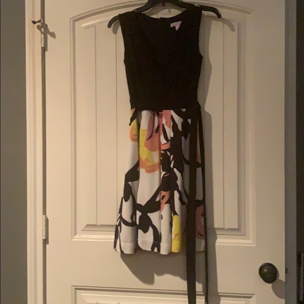 DRESS